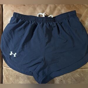 Men’s Under Armour LARGE navy shorts 2.5” inseam running track cross country XC
